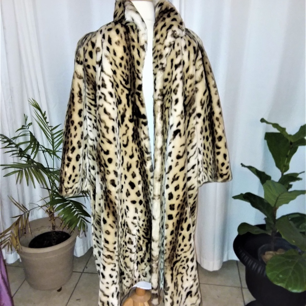 Extra Large Faux Fur Coat Fully Lined Unique